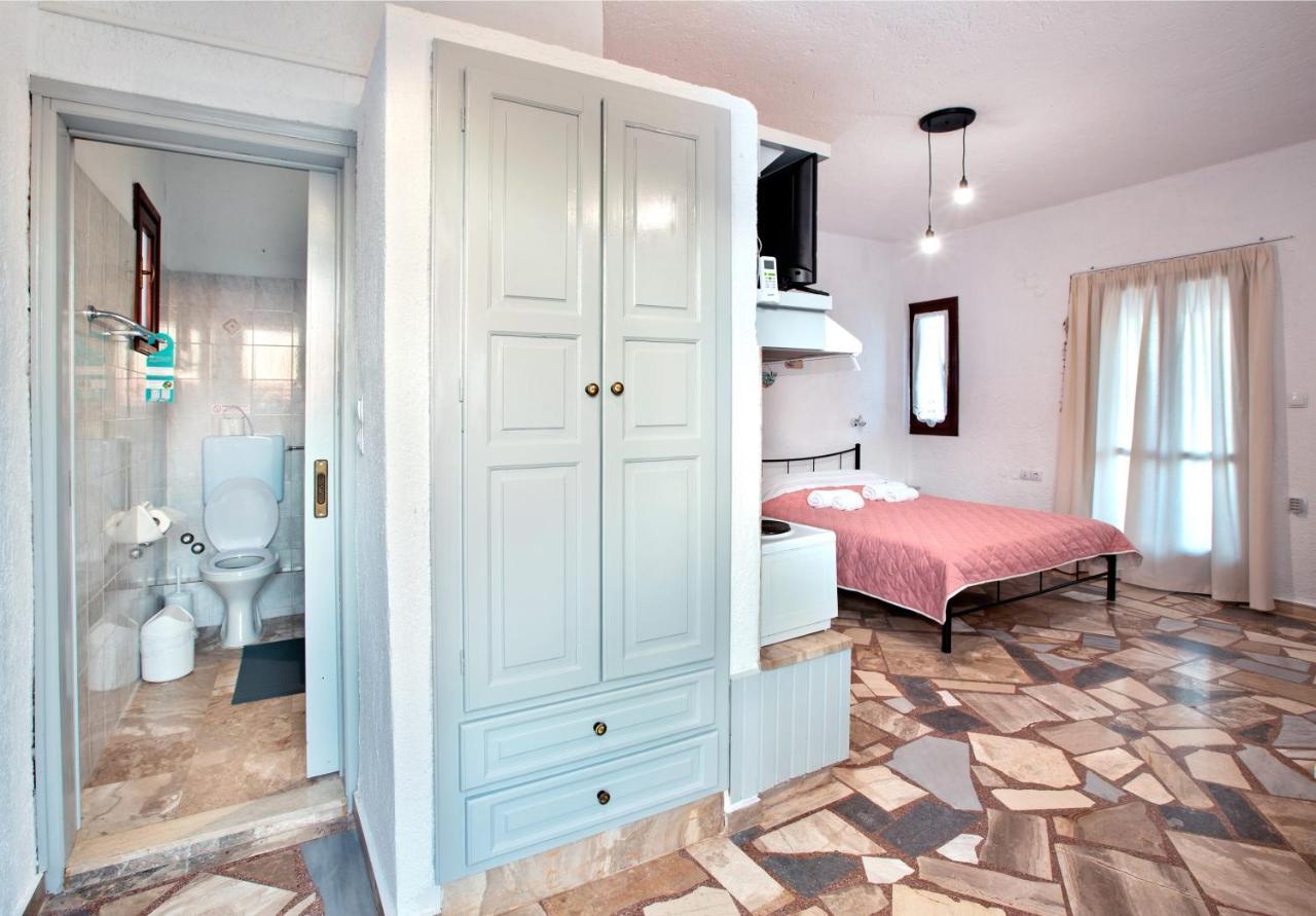 New Aurora Apts Studios Ferma Dış mekan fotoğraf