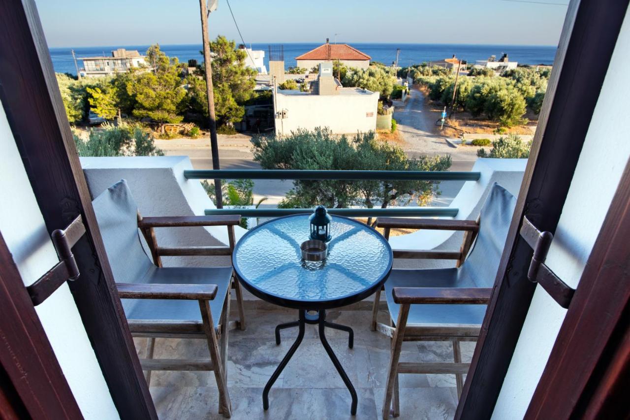 New Aurora Apts Studios Ferma Dış mekan fotoğraf