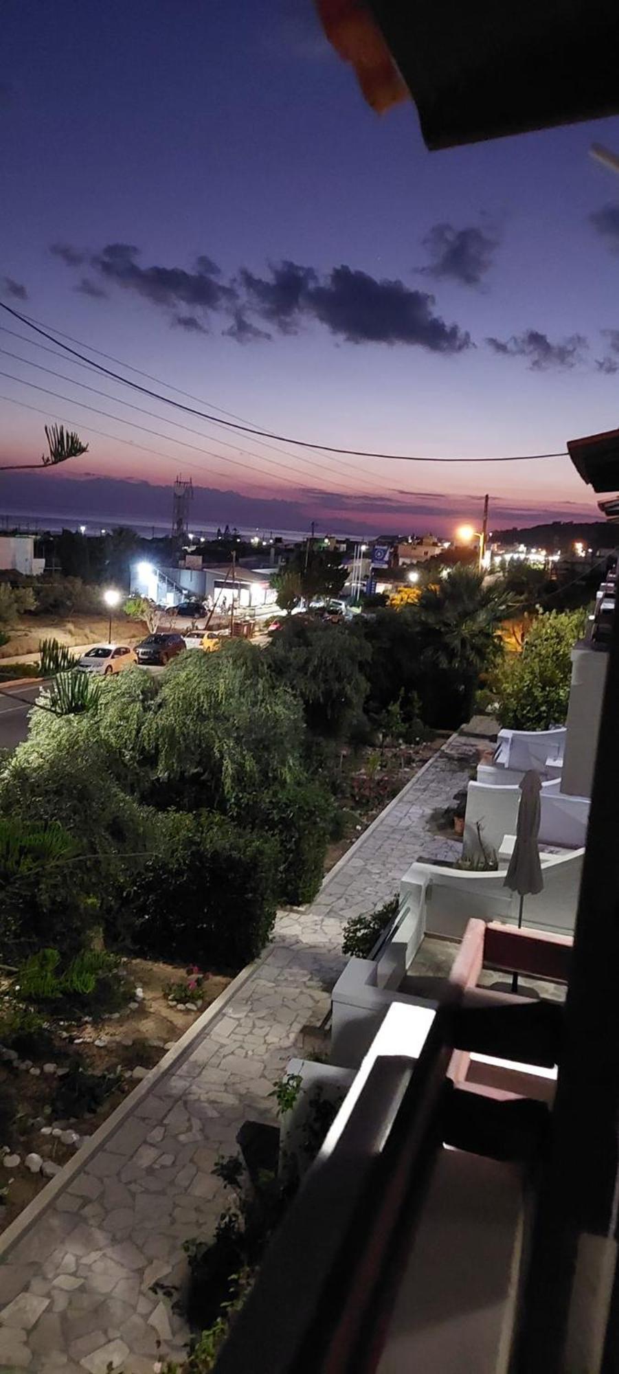New Aurora Apts Studios Ferma Dış mekan fotoğraf